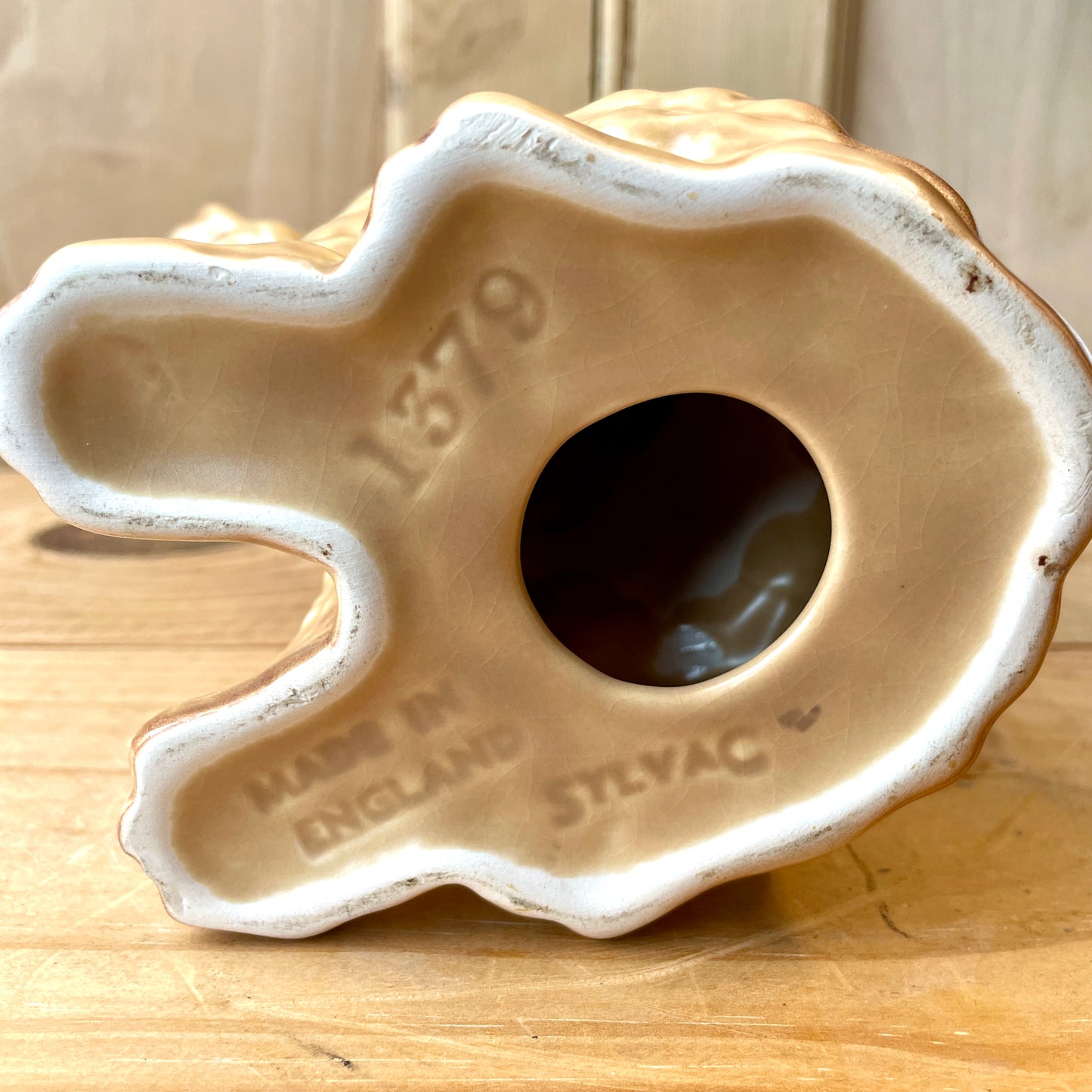 Vintage Sylvac Beige Terrier model 1379