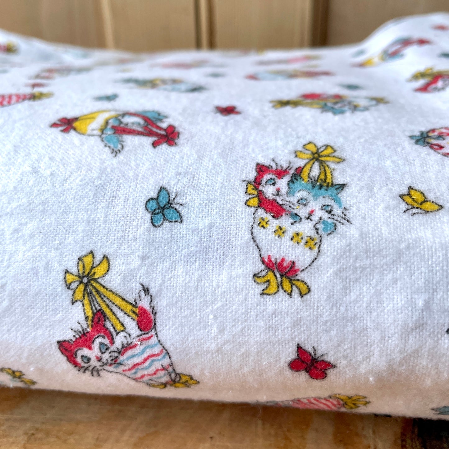 Vintage craft fabric per 1/2 metre