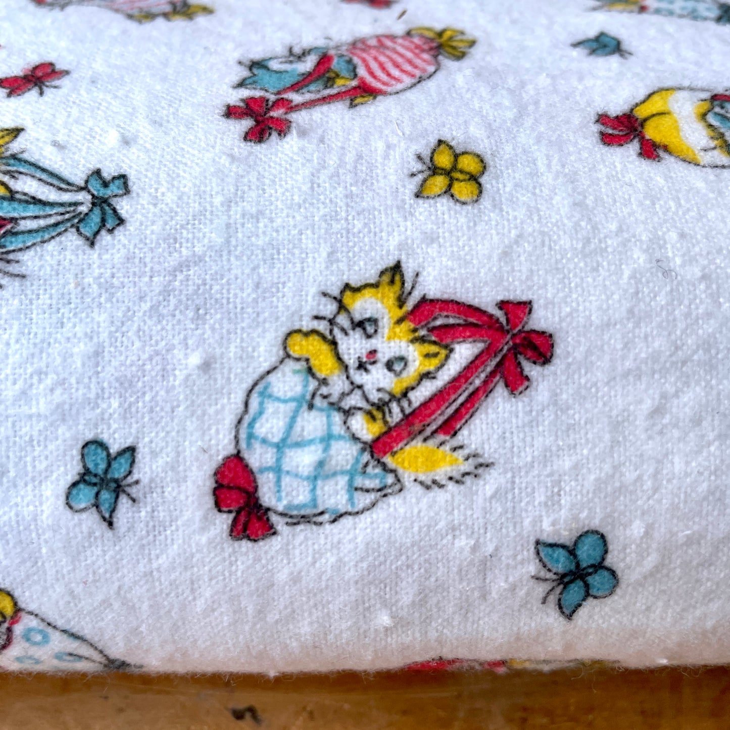 Vintage craft fabric per 1/2 metre