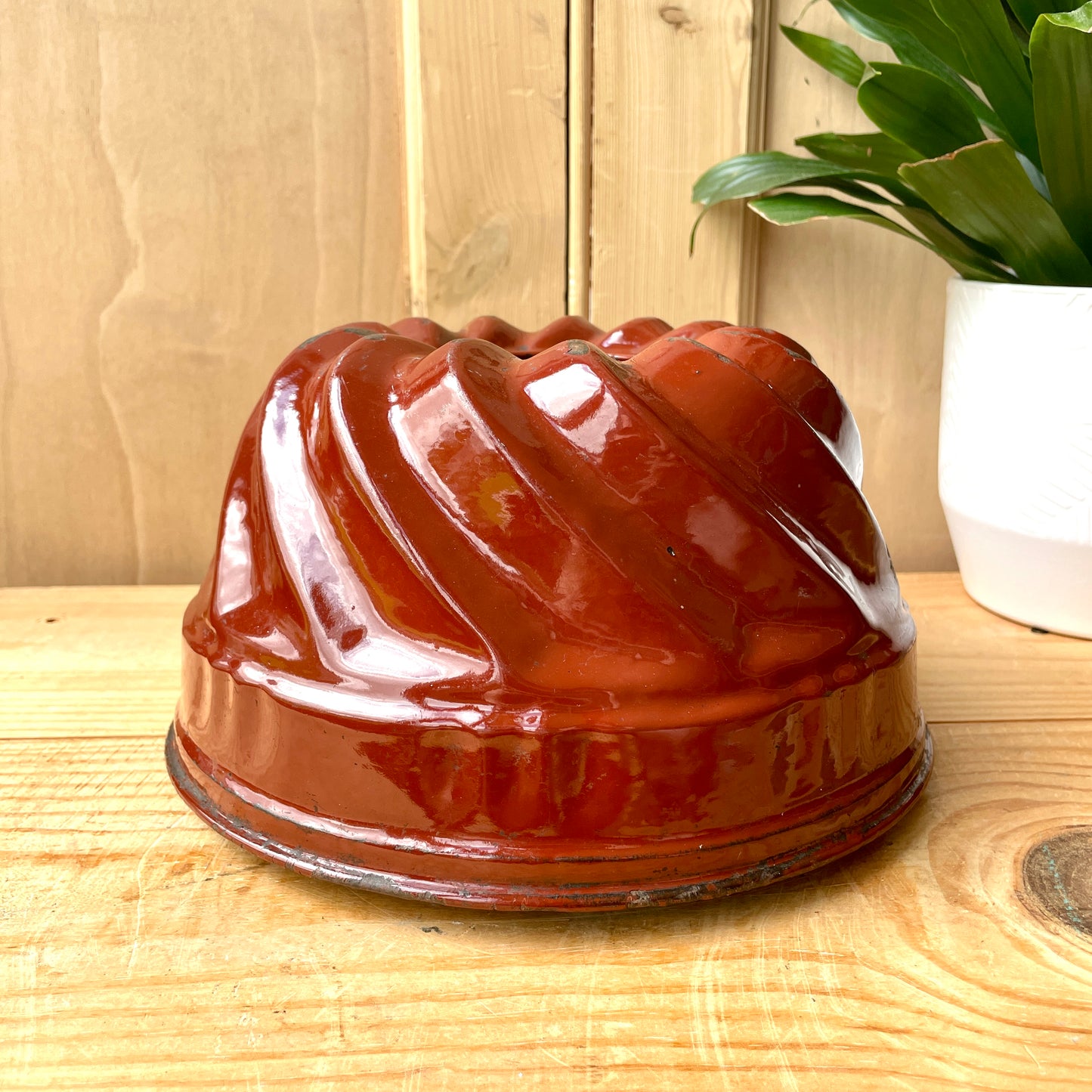 Vintage Large Red Enamel Bunt Tin