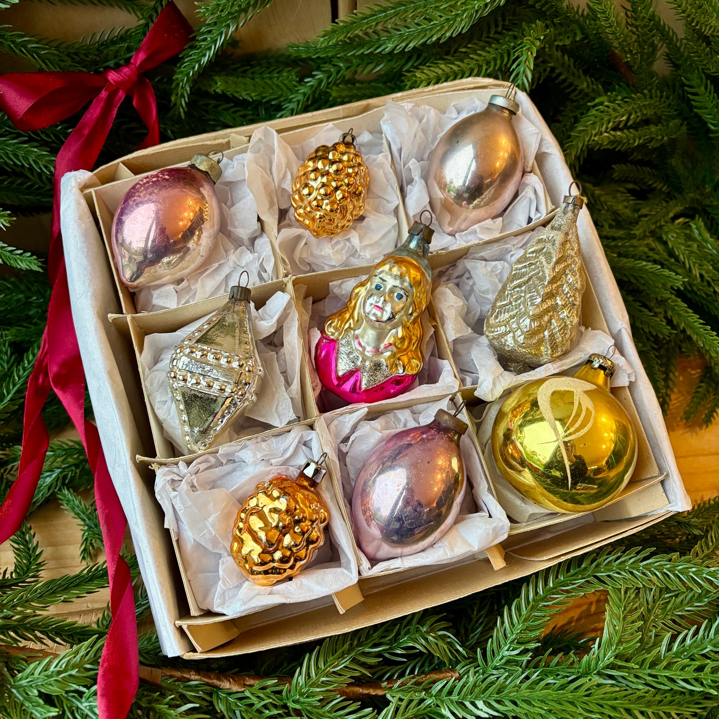 Nine mixed pastel vintage baubles