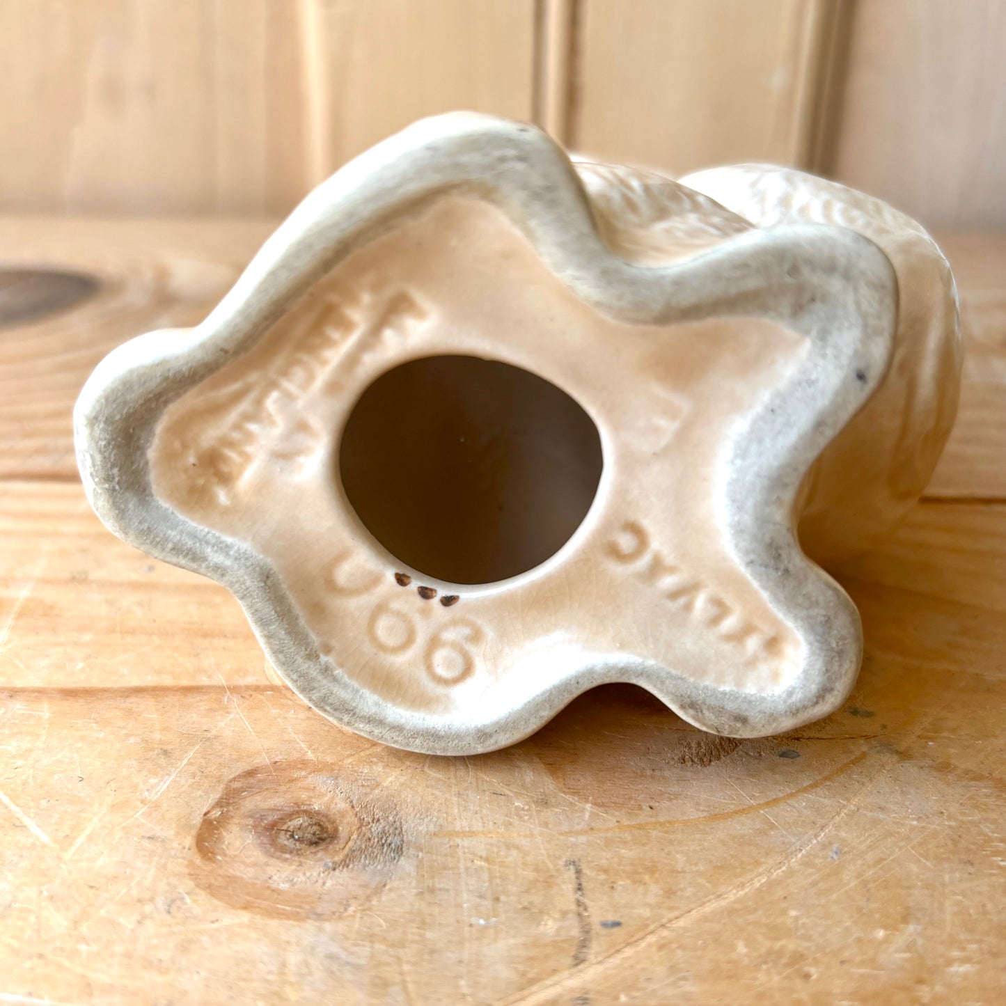 Vintage Sylvac Beige Bunny Rabbit model 990