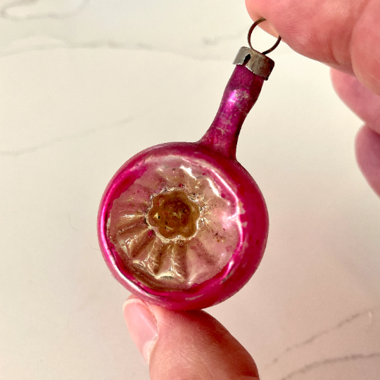 Long neck vintage bauble