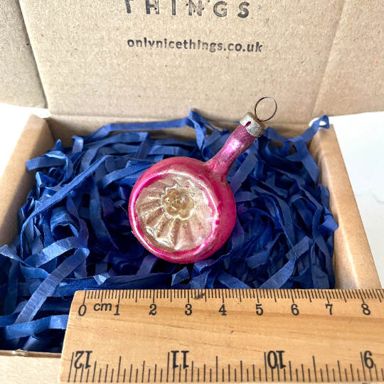Long neck vintage bauble