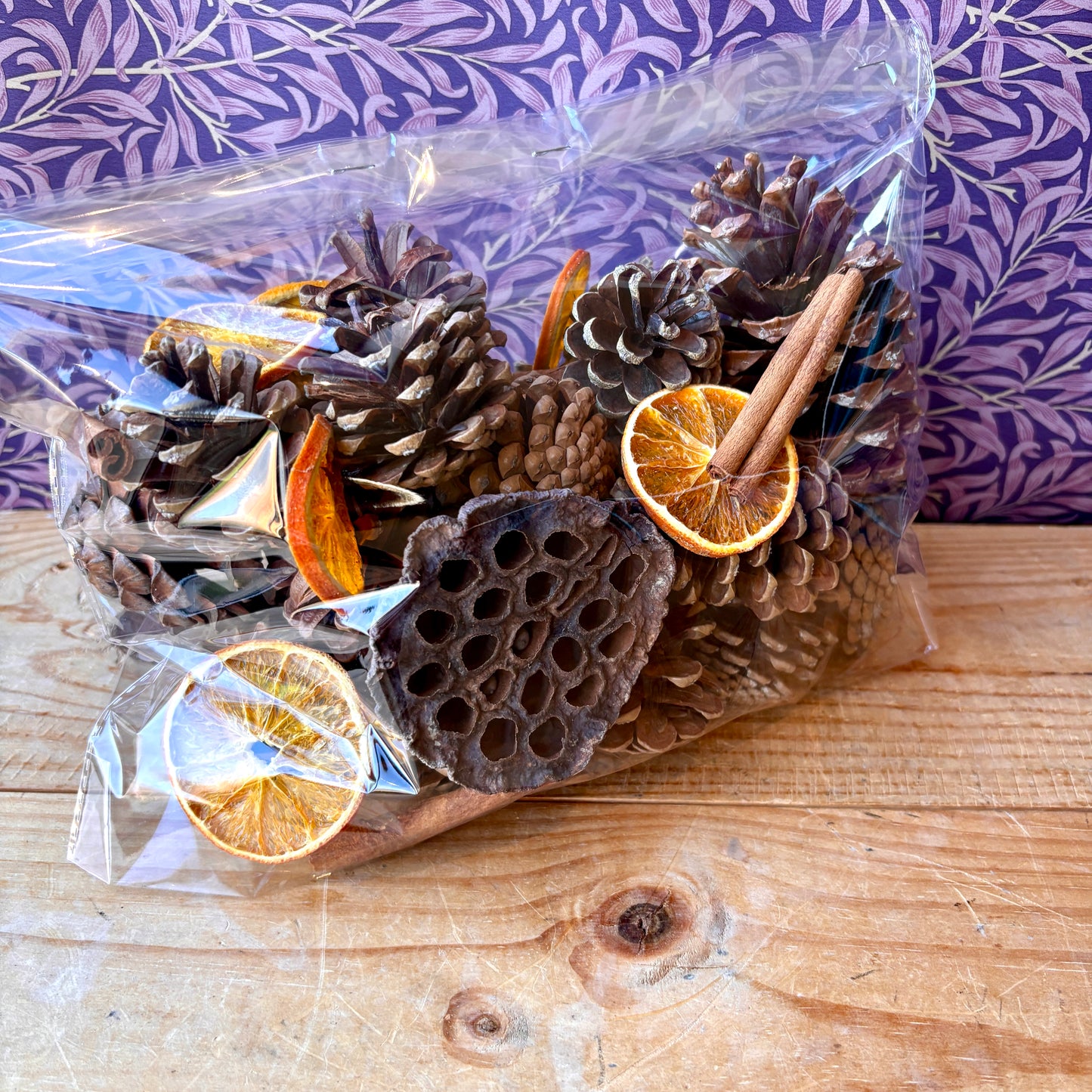 Winter Potpourri, Warming Christmas Scented Potpourri.