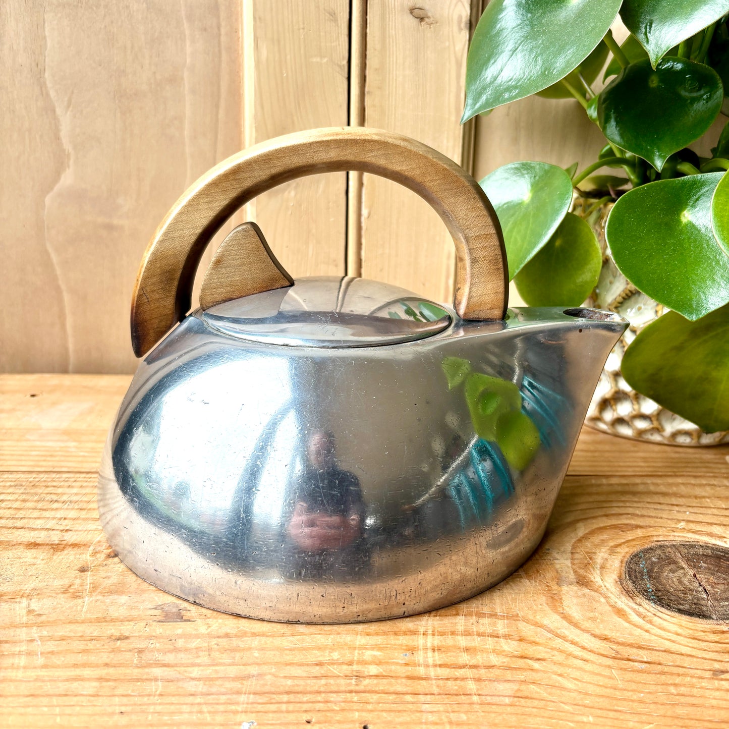 Picquot ware Kettle