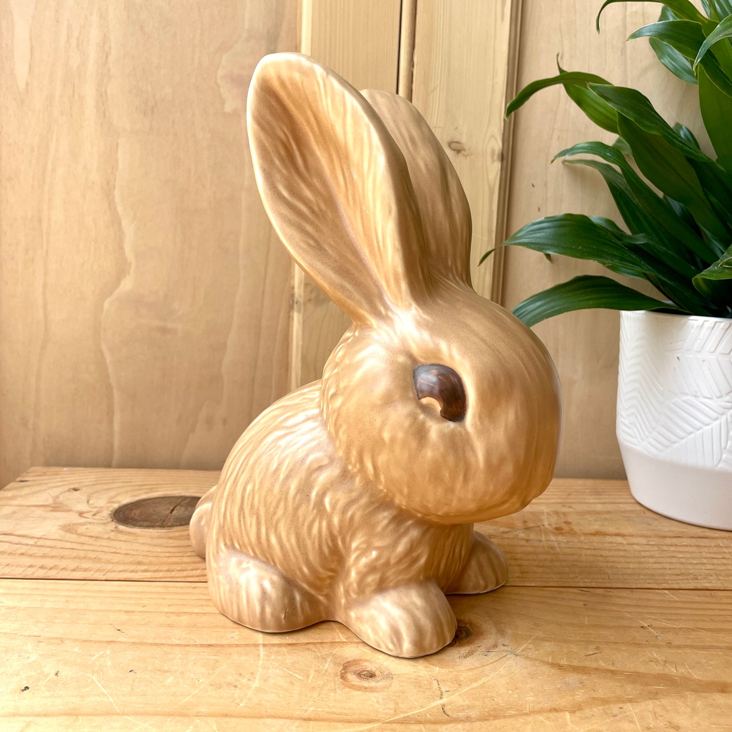 XL Sylvac Bunny model 1028