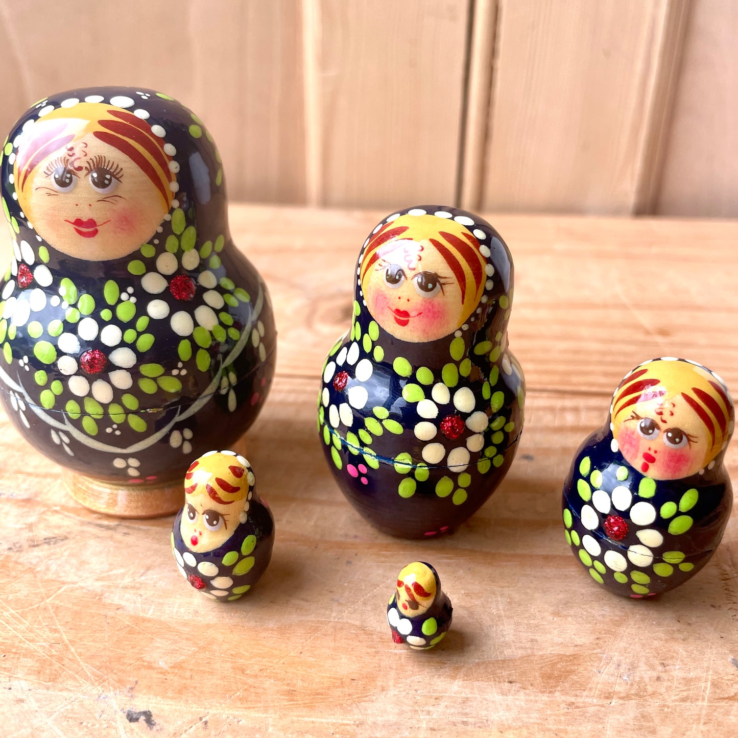 Vintage Matryoshka Nesting Dolls - Set of 5