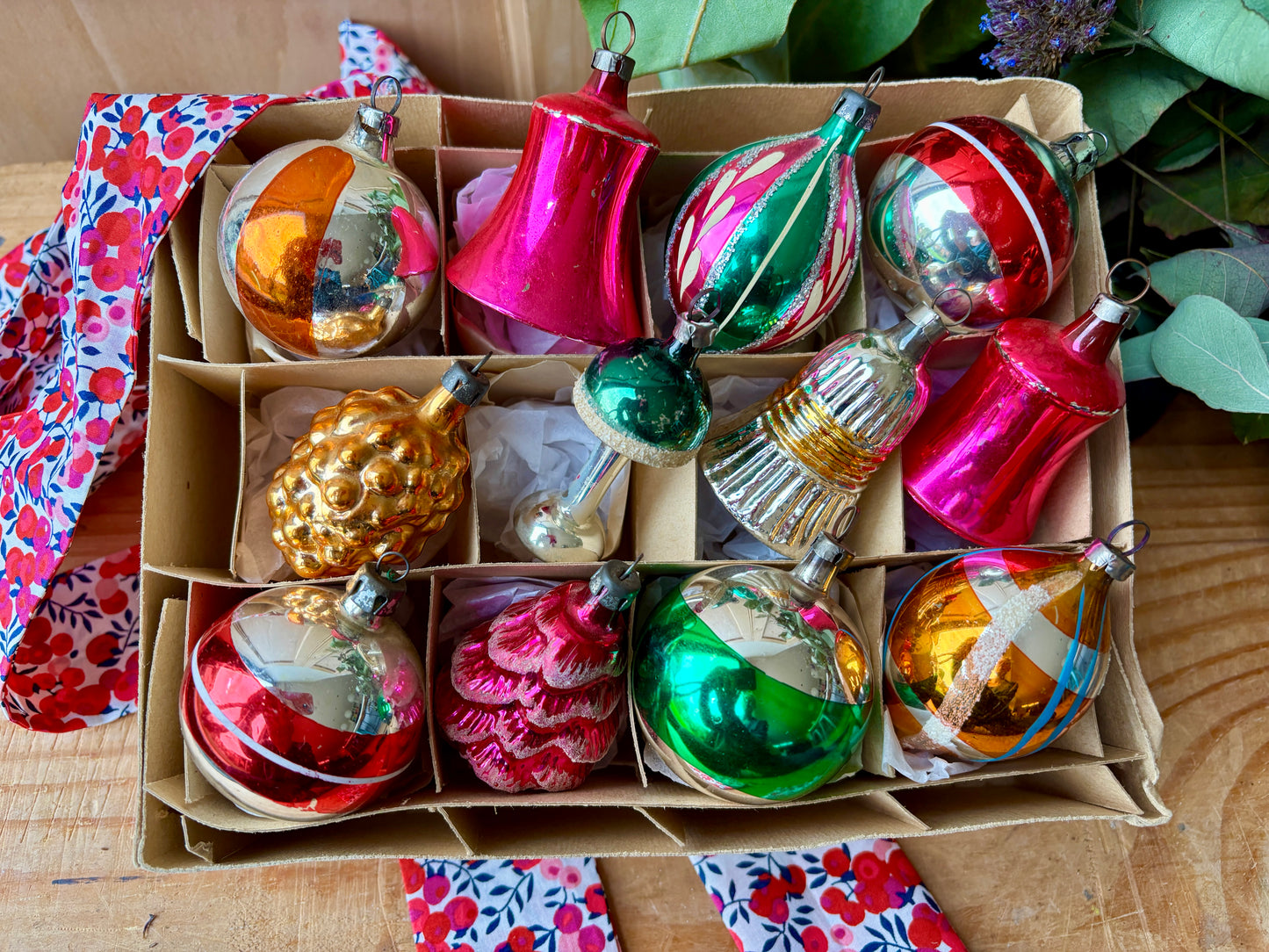 Twelve vintage baubles