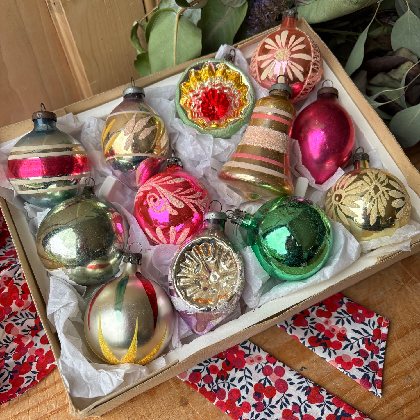 Twelve vintage baubles
