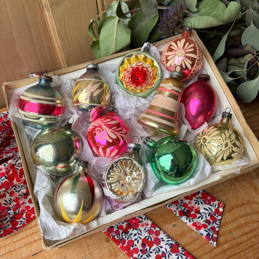 Twelve vintage baubles