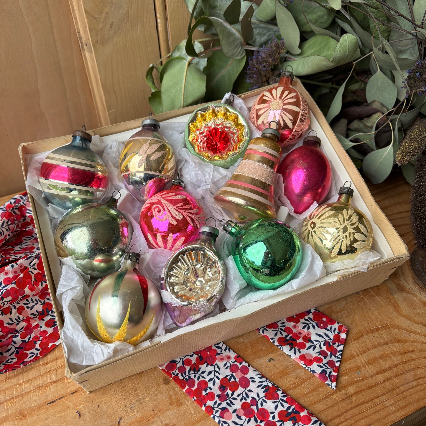 Twelve vintage baubles