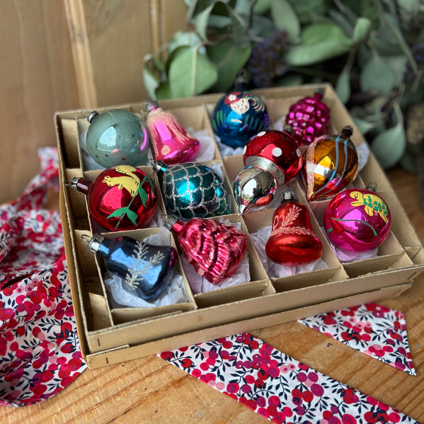 Twelve vintage baubles