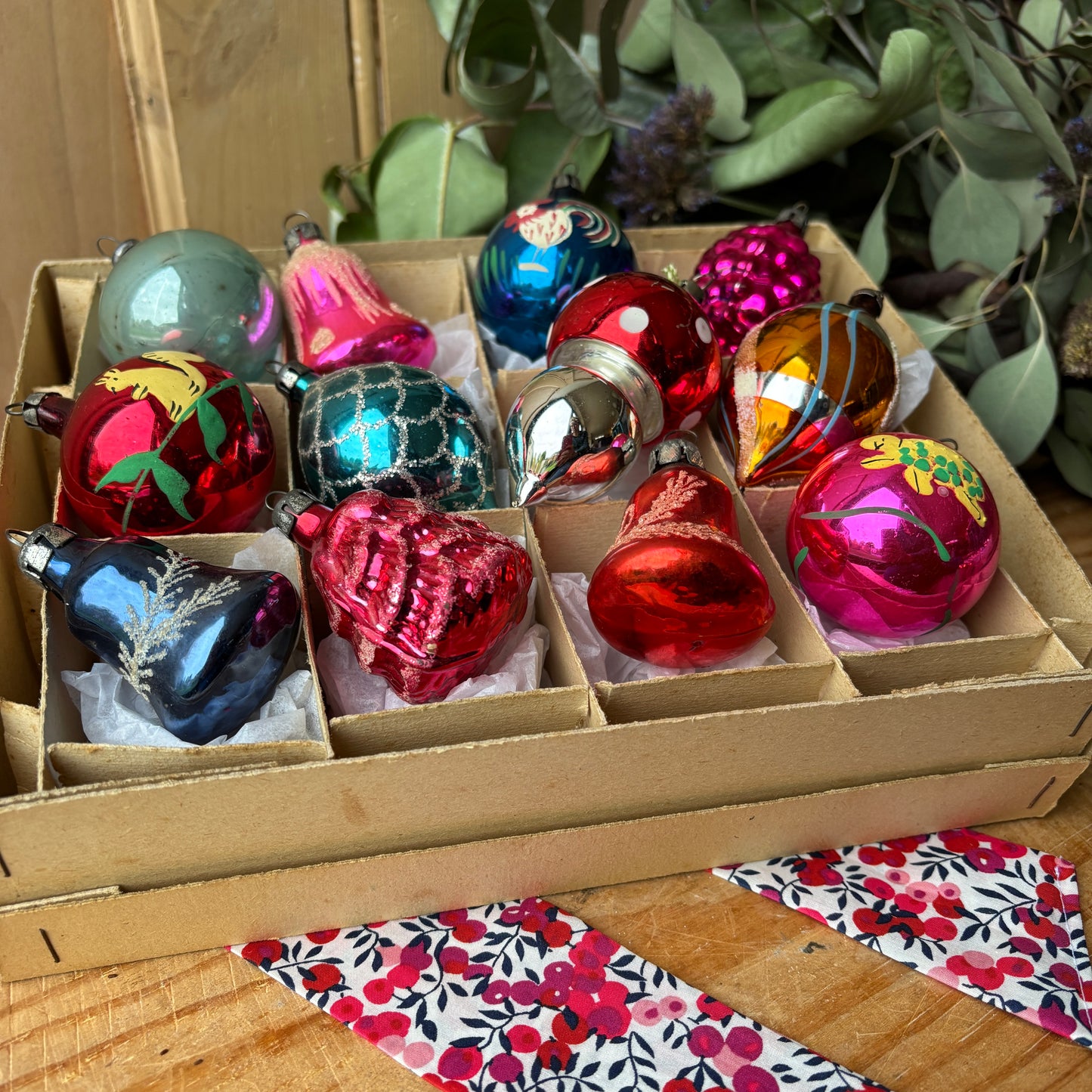 Twelve vintage baubles