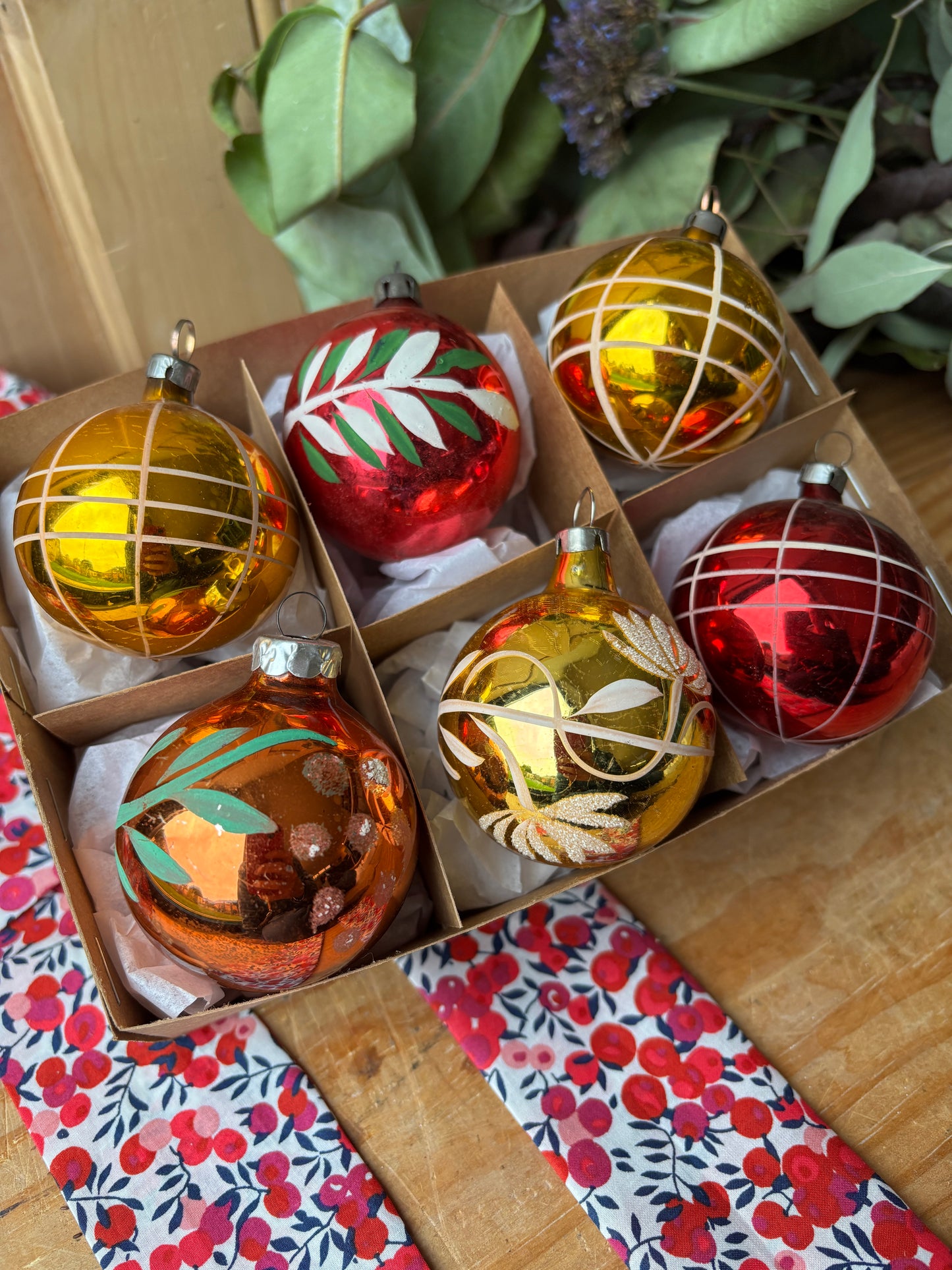 Six vintage baubles