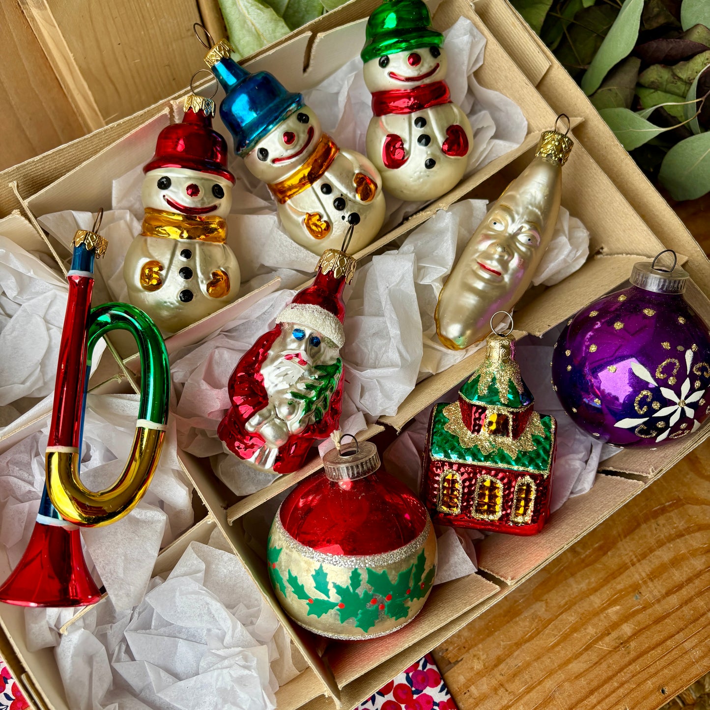 Nine novelty vintage baubles