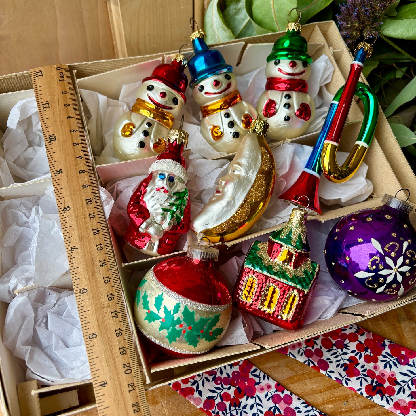 Nine novelty vintage baubles