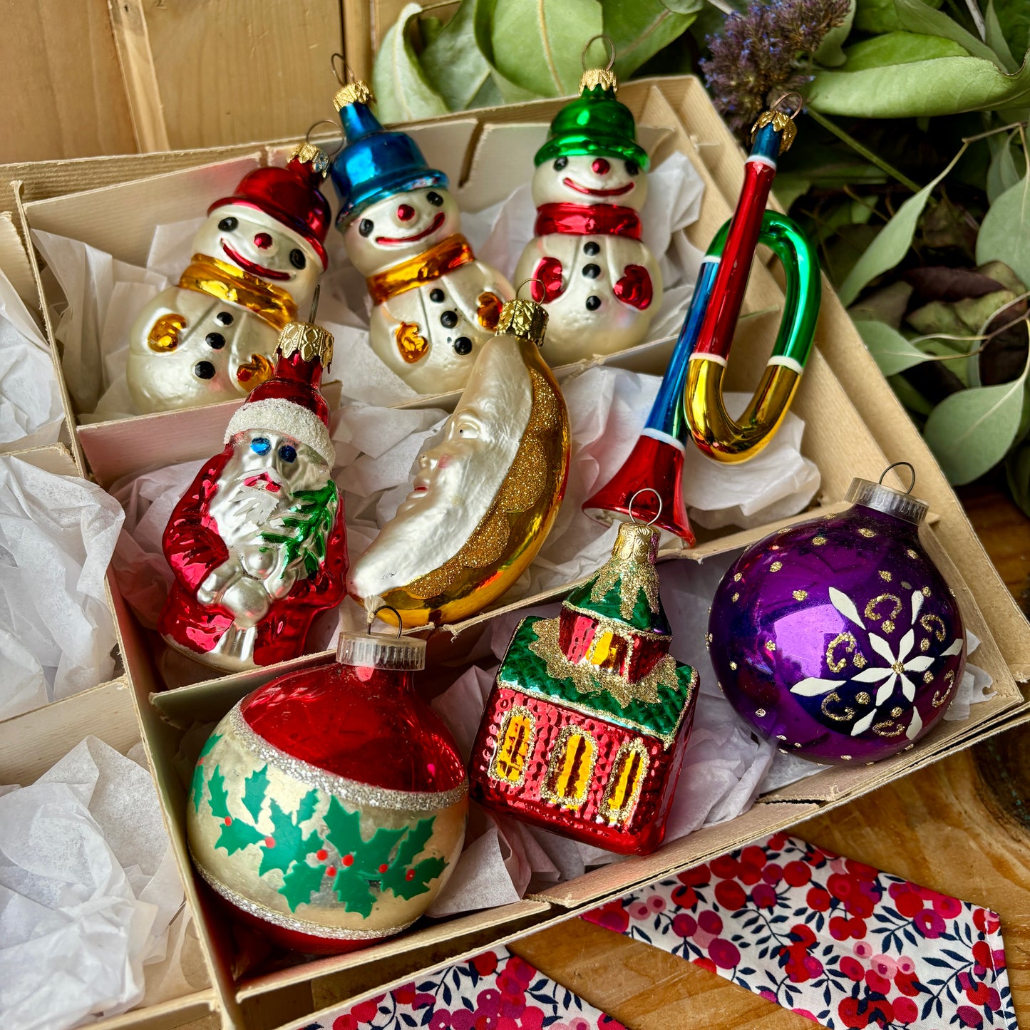 Nine novelty vintage baubles