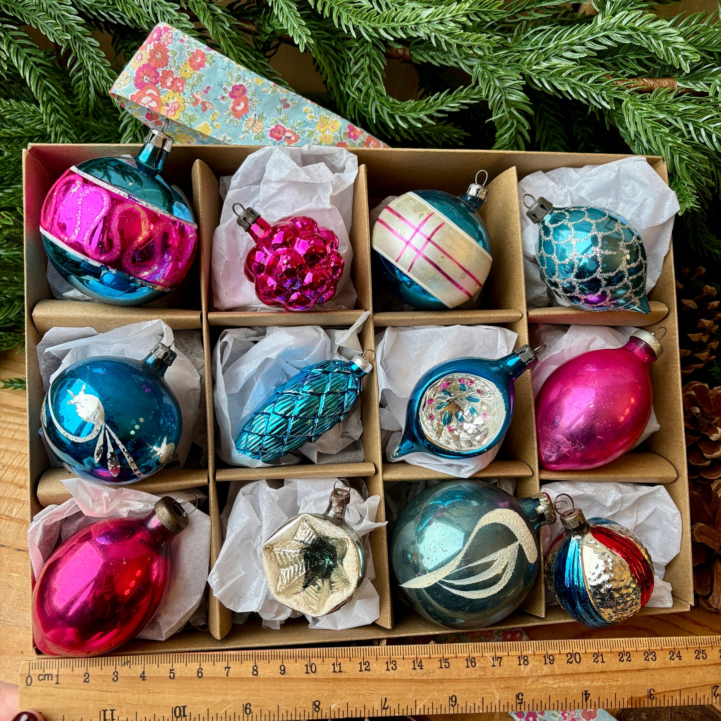 Twelve mixed vintage baubles