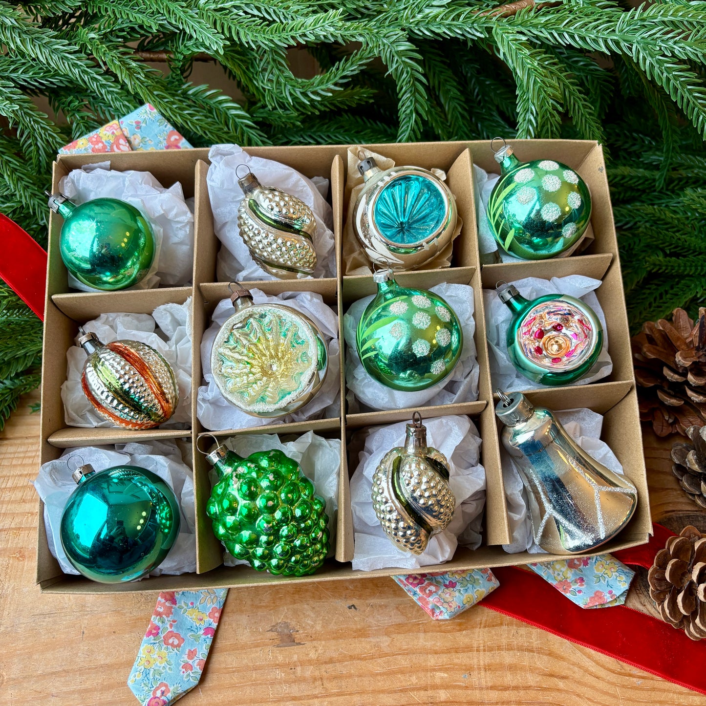 Twelve mixed vintage baubles