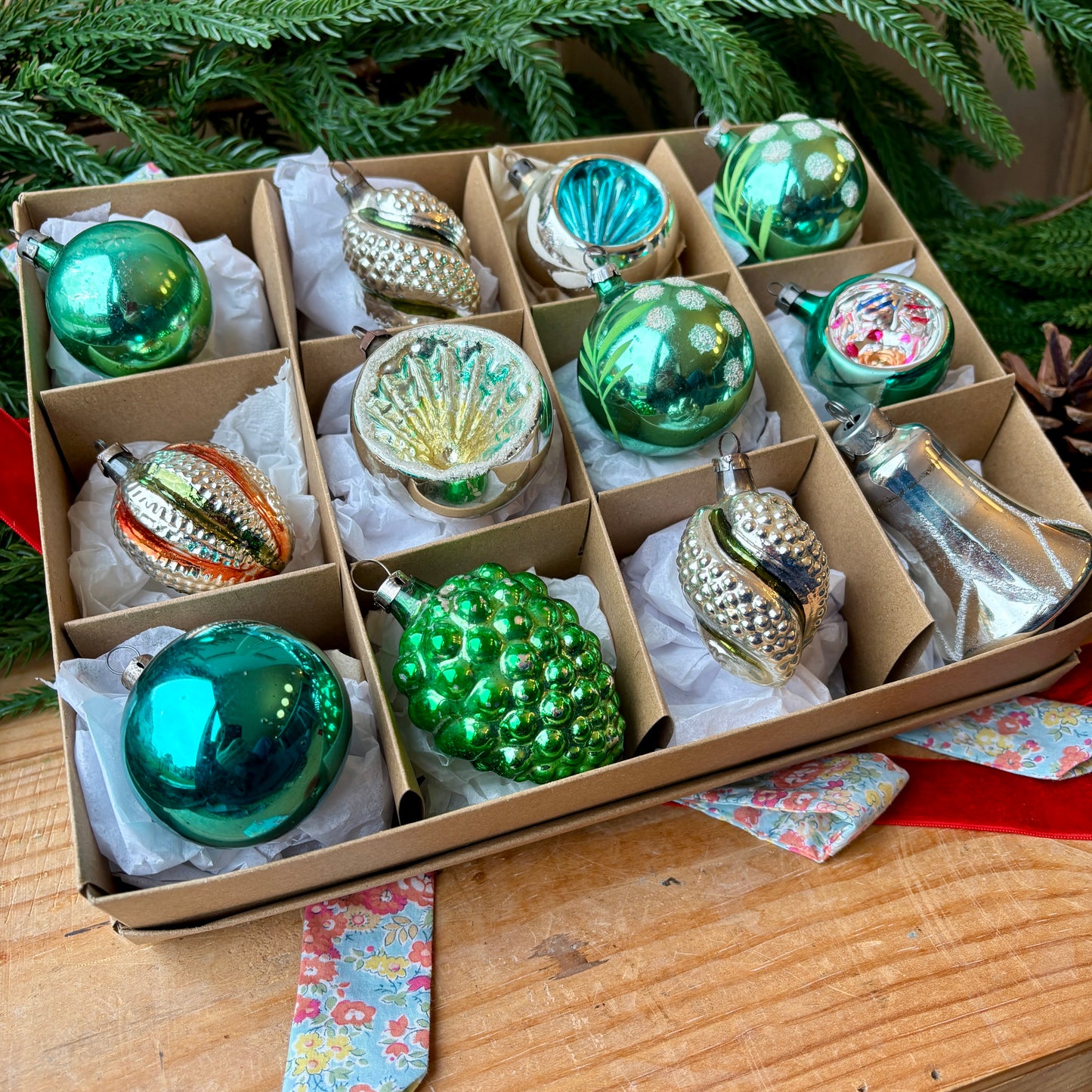 Twelve mixed vintage baubles