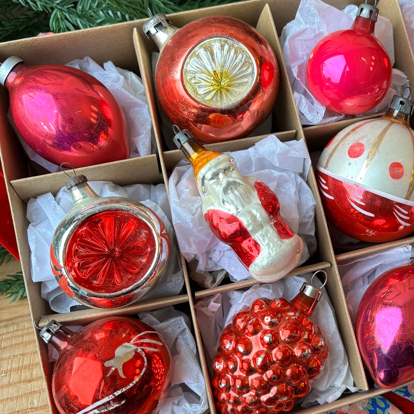 Twelve mixed vintage baubles