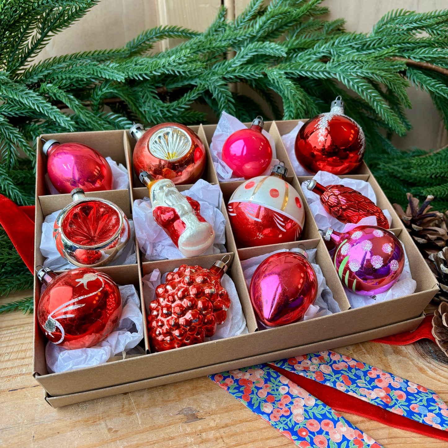 Twelve mixed vintage baubles