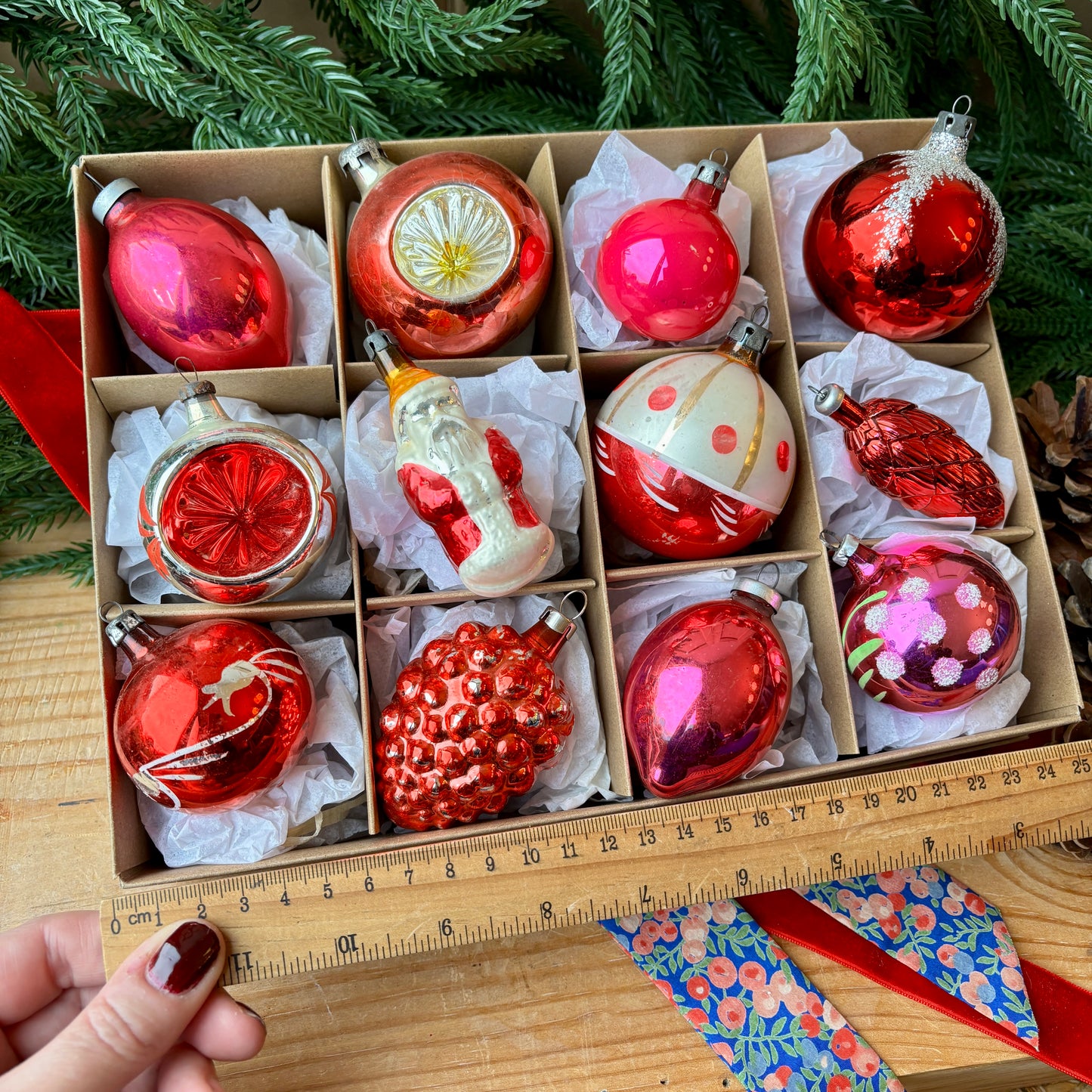 Twelve mixed vintage baubles