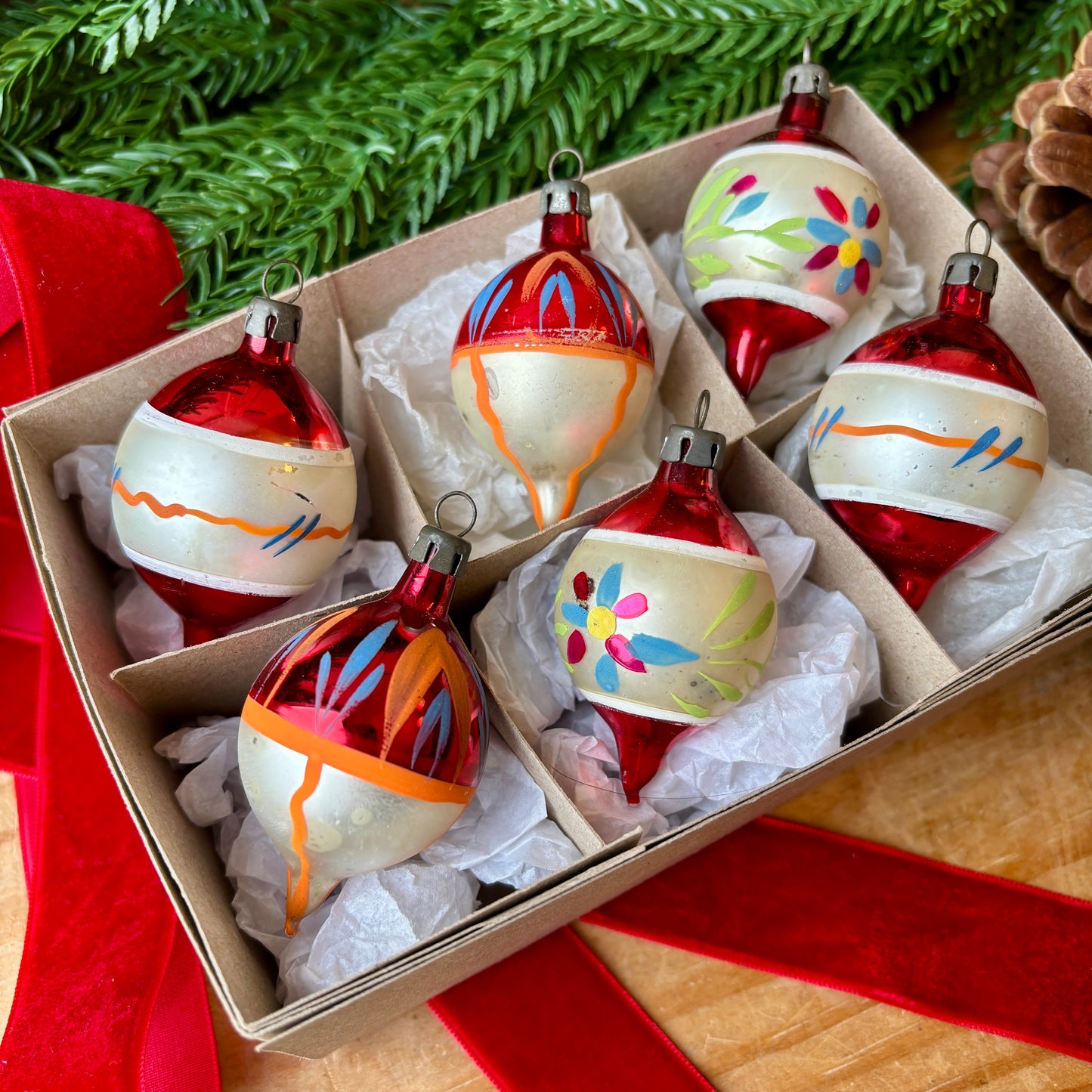 Six small vintage pointed baubles