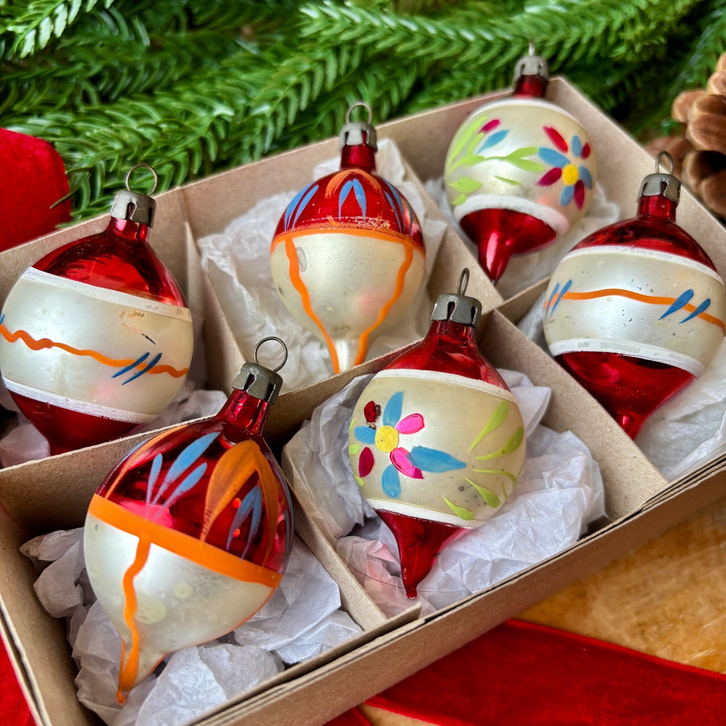 Six small vintage pointed baubles