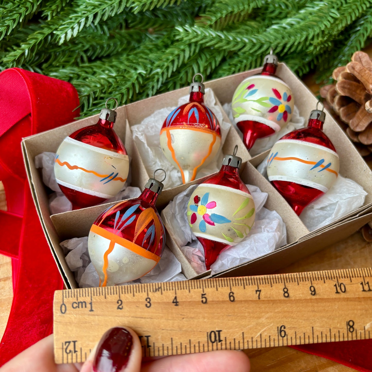 Six small vintage pointed baubles