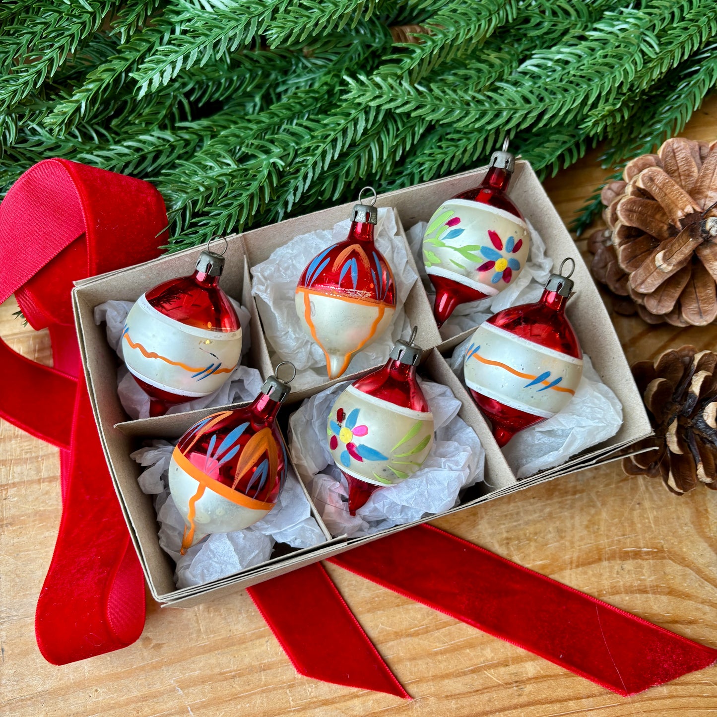 Six small vintage pointed baubles