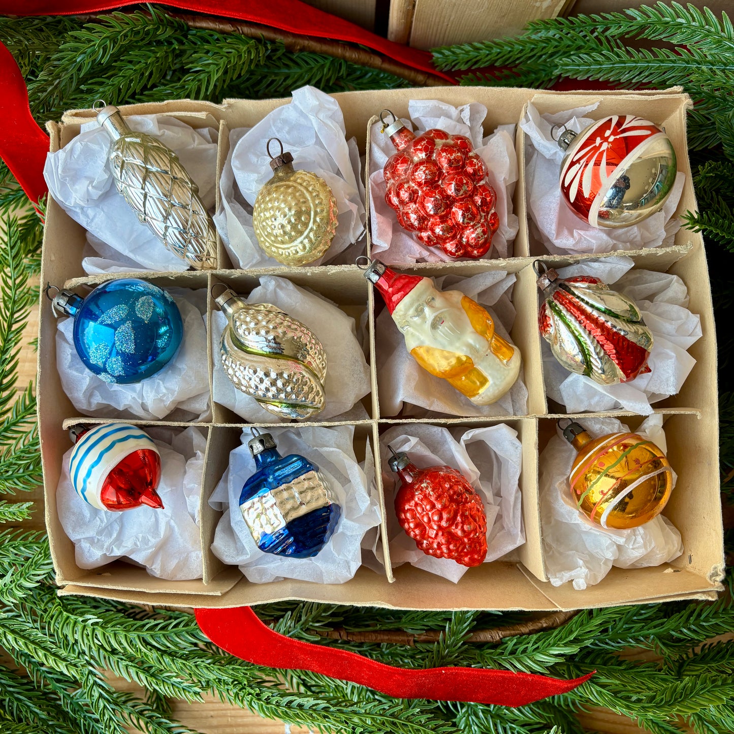 Twelve mixed novelty vintage baubles