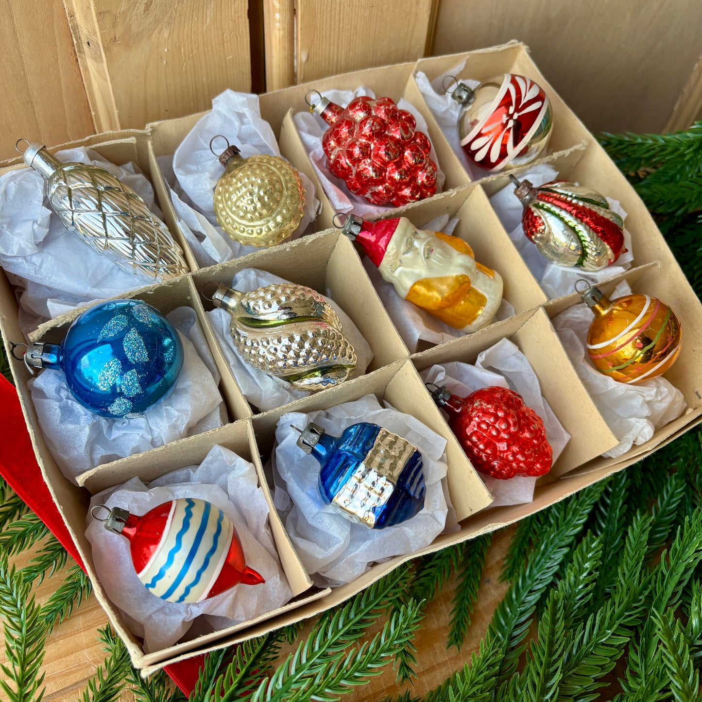 Twelve mixed novelty vintage baubles