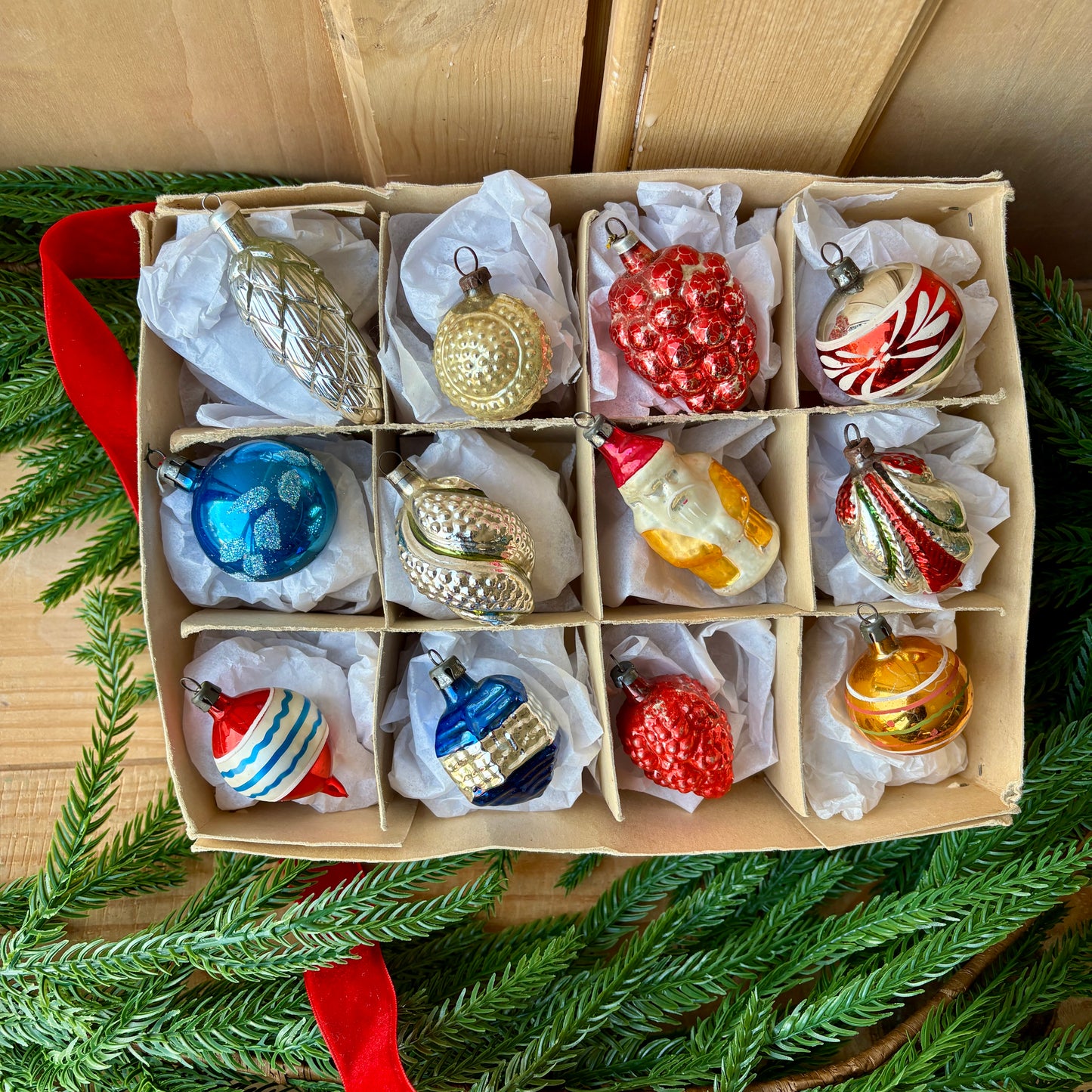 Twelve mixed novelty vintage baubles