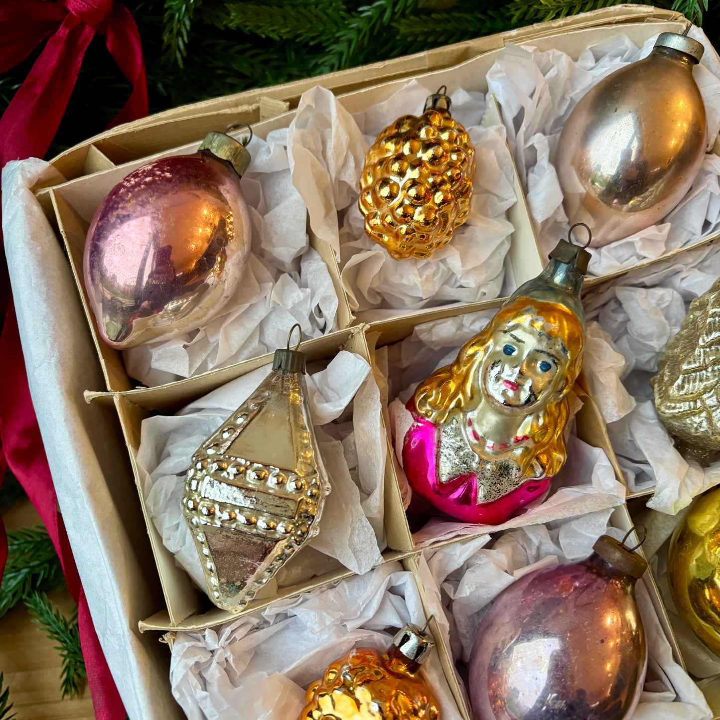 Nine mixed pastel vintage baubles