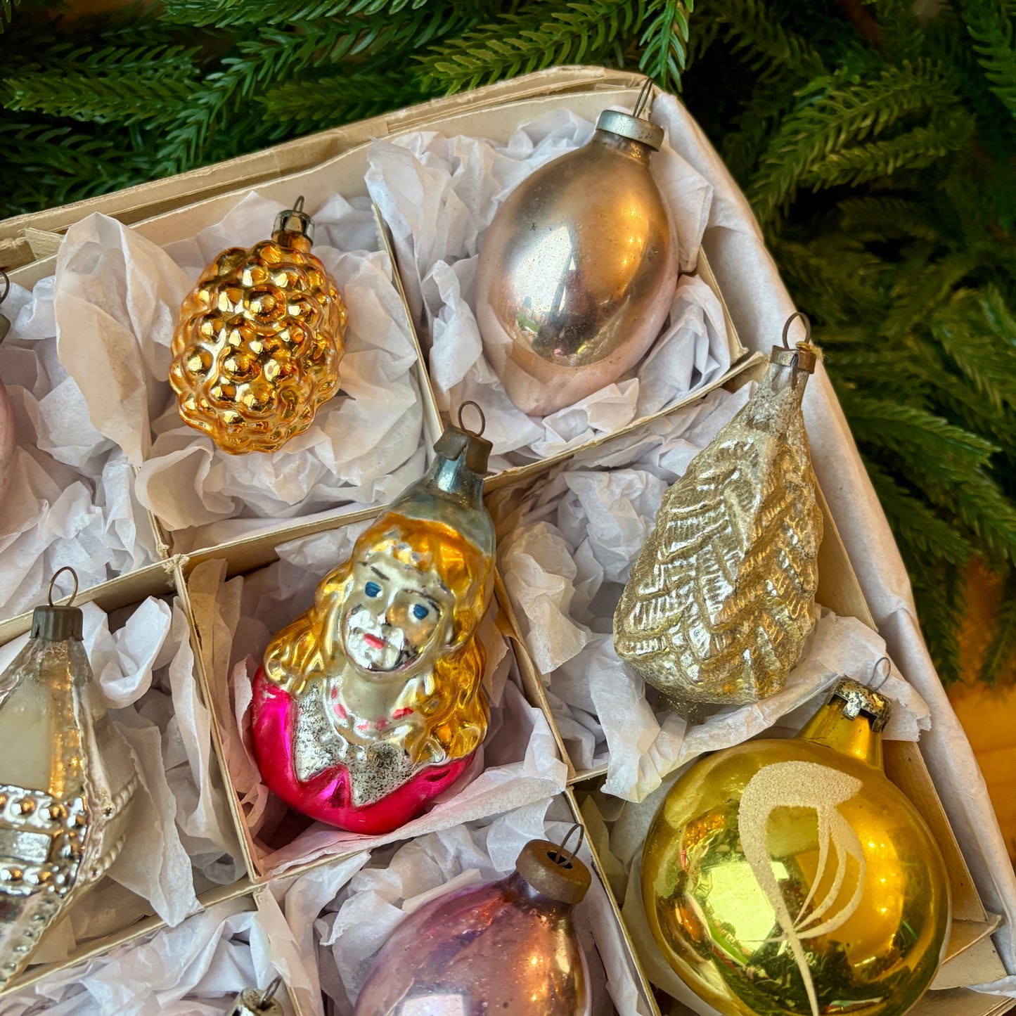 Nine mixed pastel vintage baubles