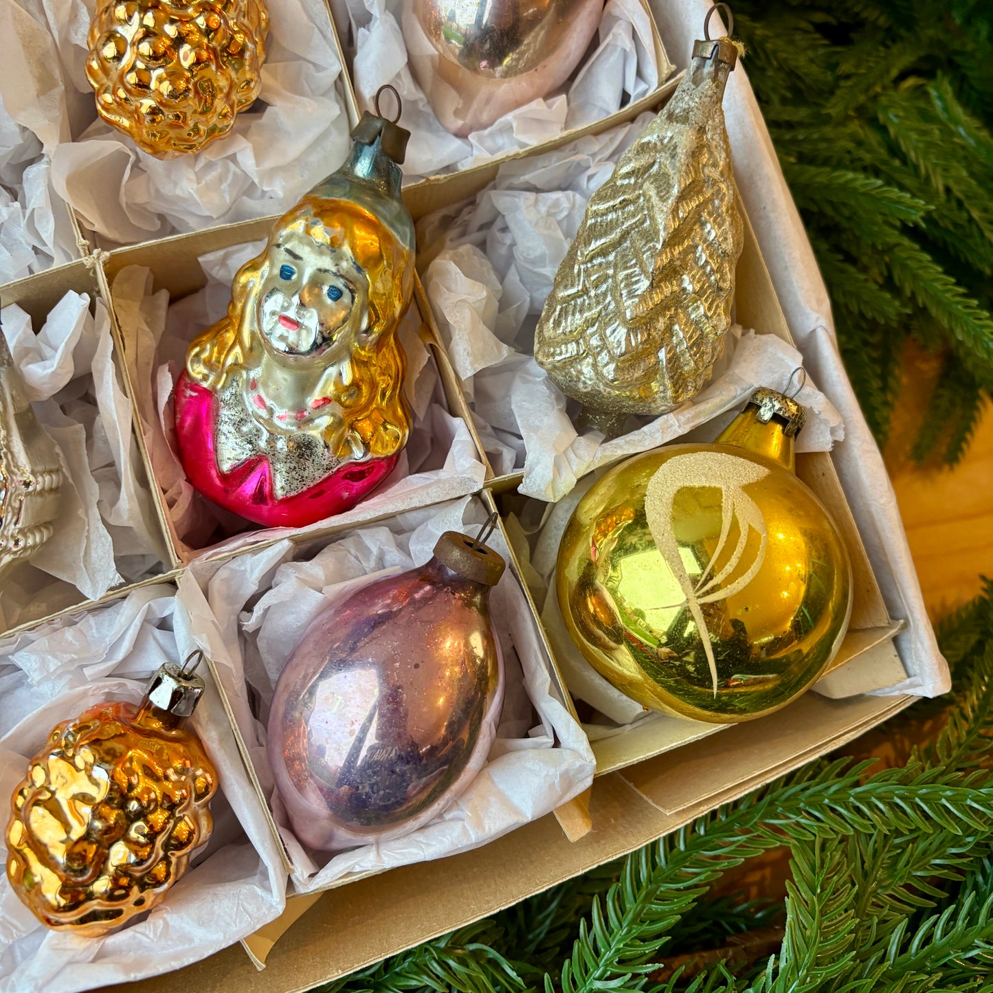 Nine mixed pastel vintage baubles