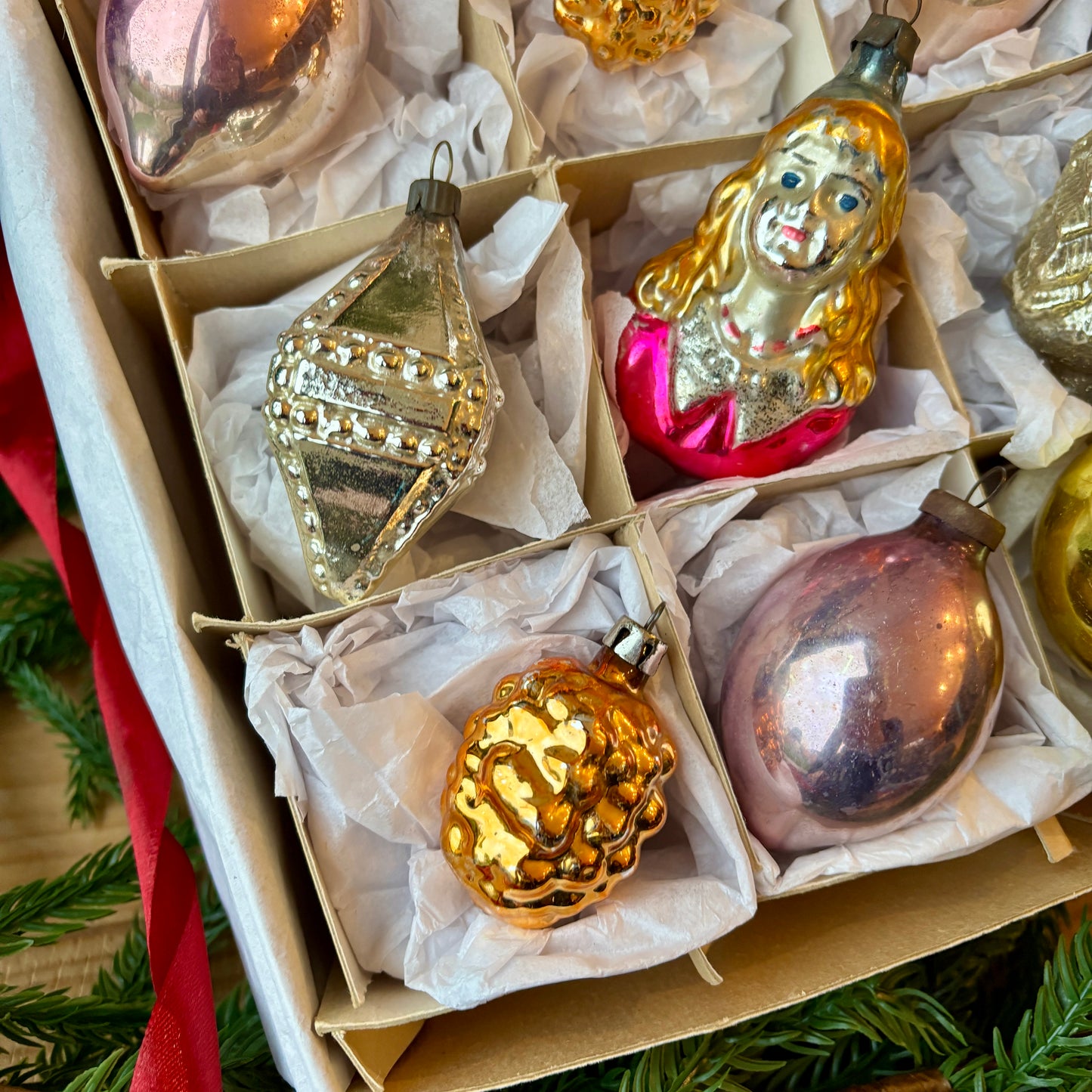 Nine mixed pastel vintage baubles