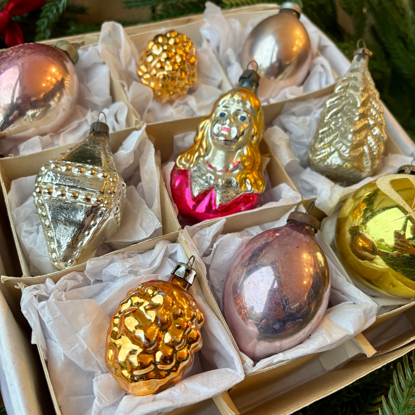 Nine mixed pastel vintage baubles