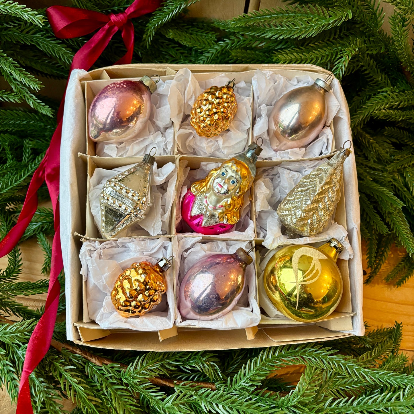 Nine mixed pastel vintage baubles