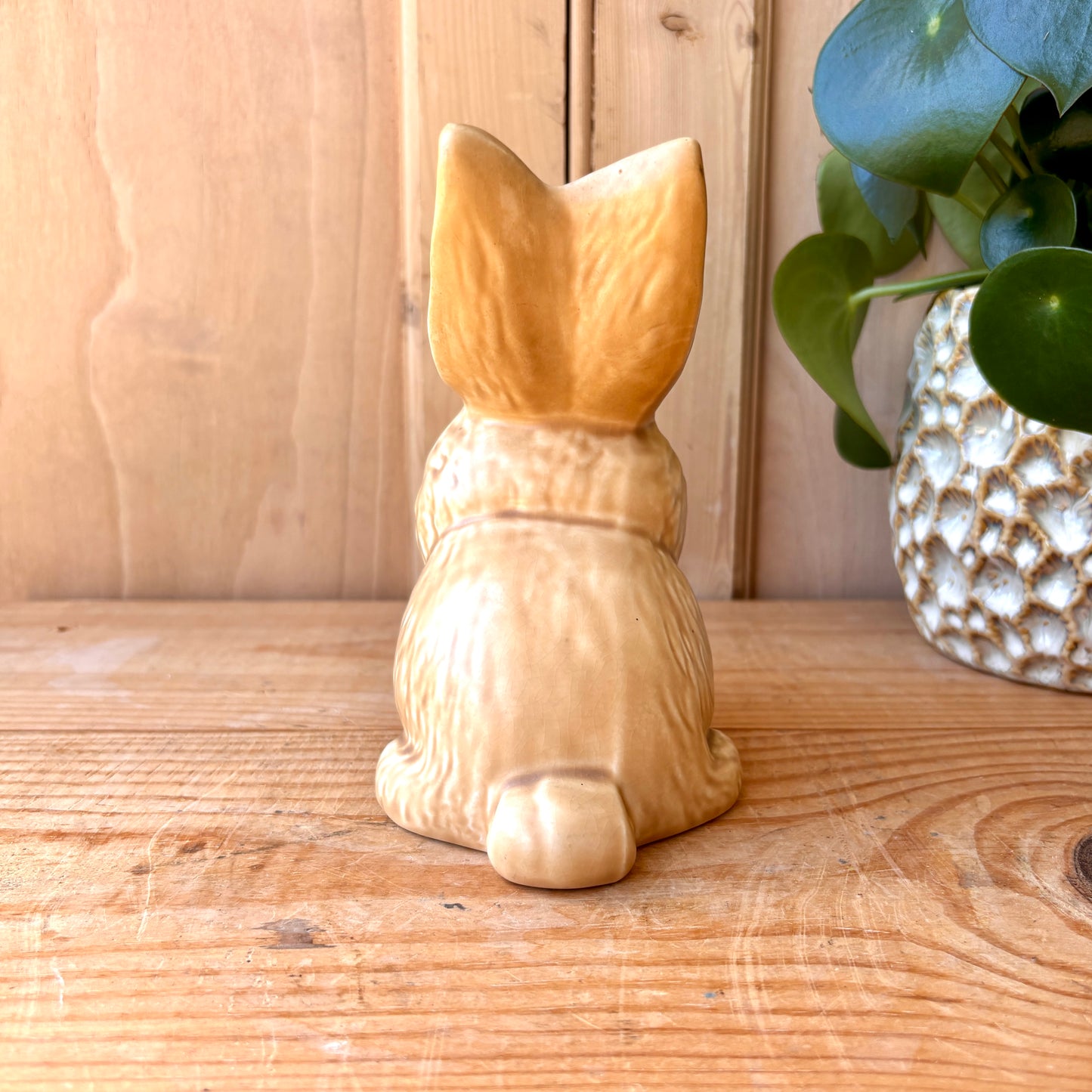 Vintage Sylvac Bunny model 1026