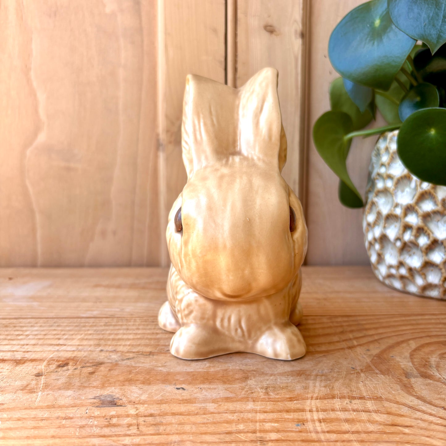 Vintage Sylvac Bunny model 1026