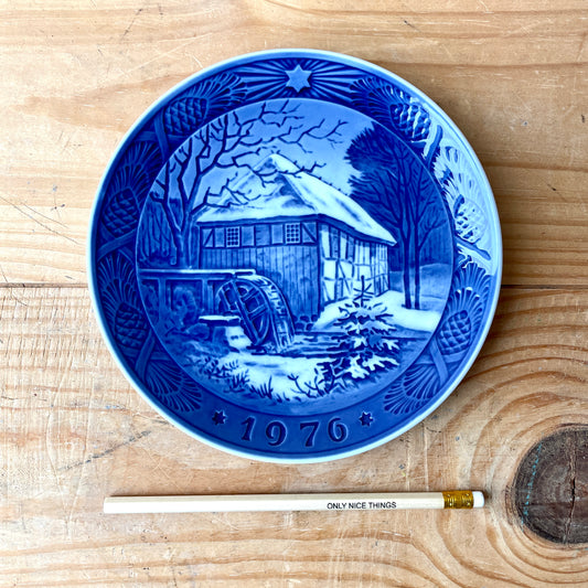 Royal Copenhagen Christmas Plate 1976