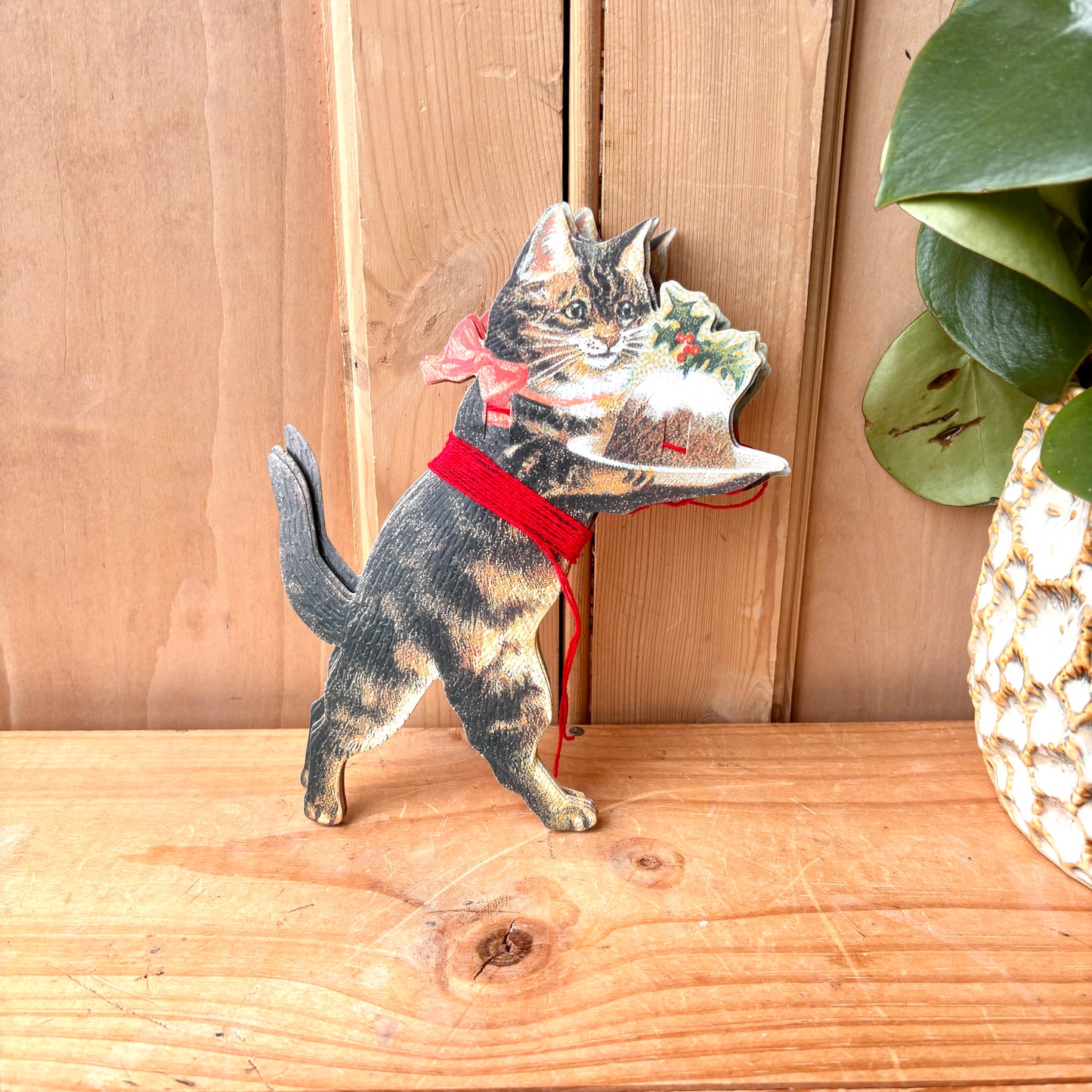Vintage style Robin and Holly Garland