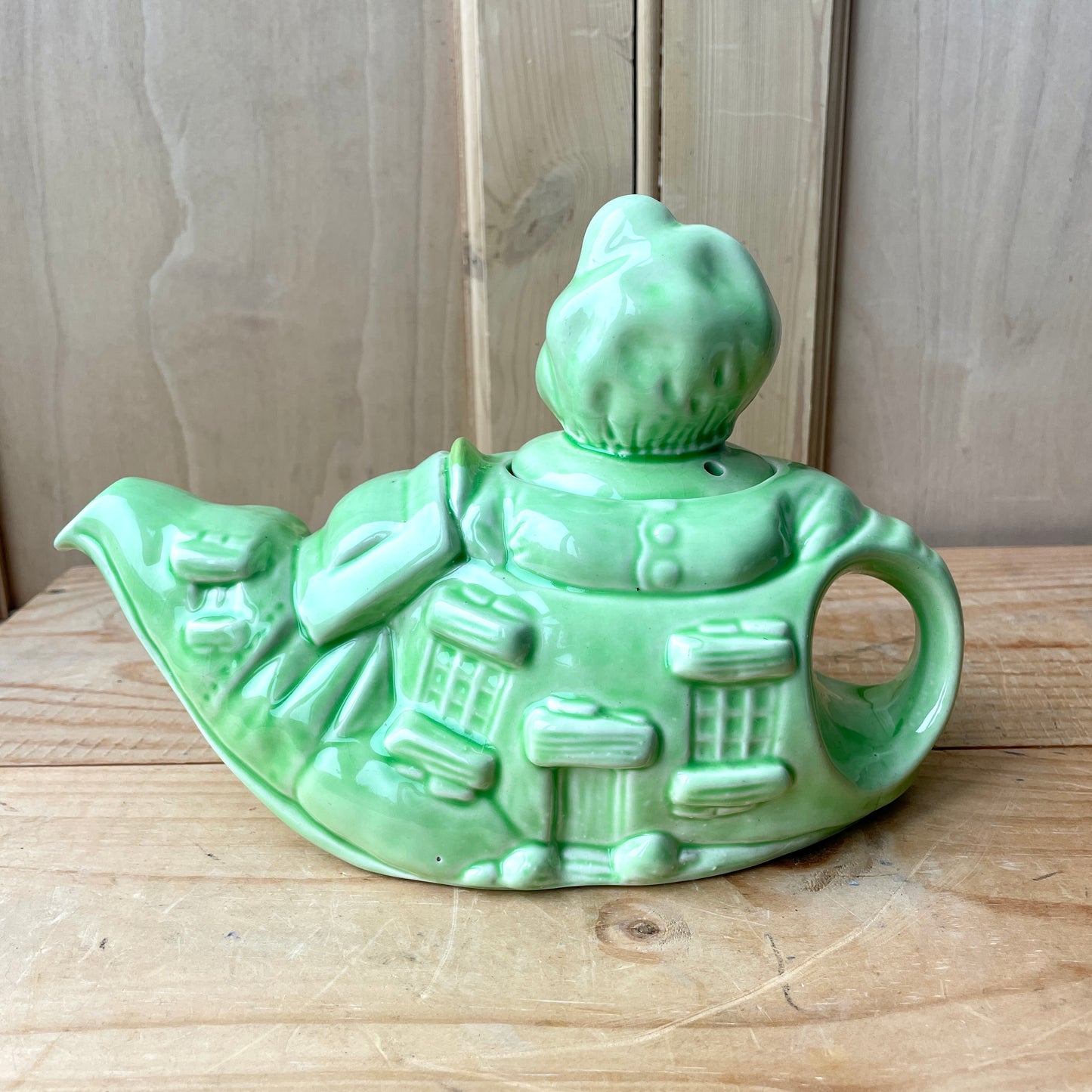 Vintage Lingard Mother Hubbard Teapot