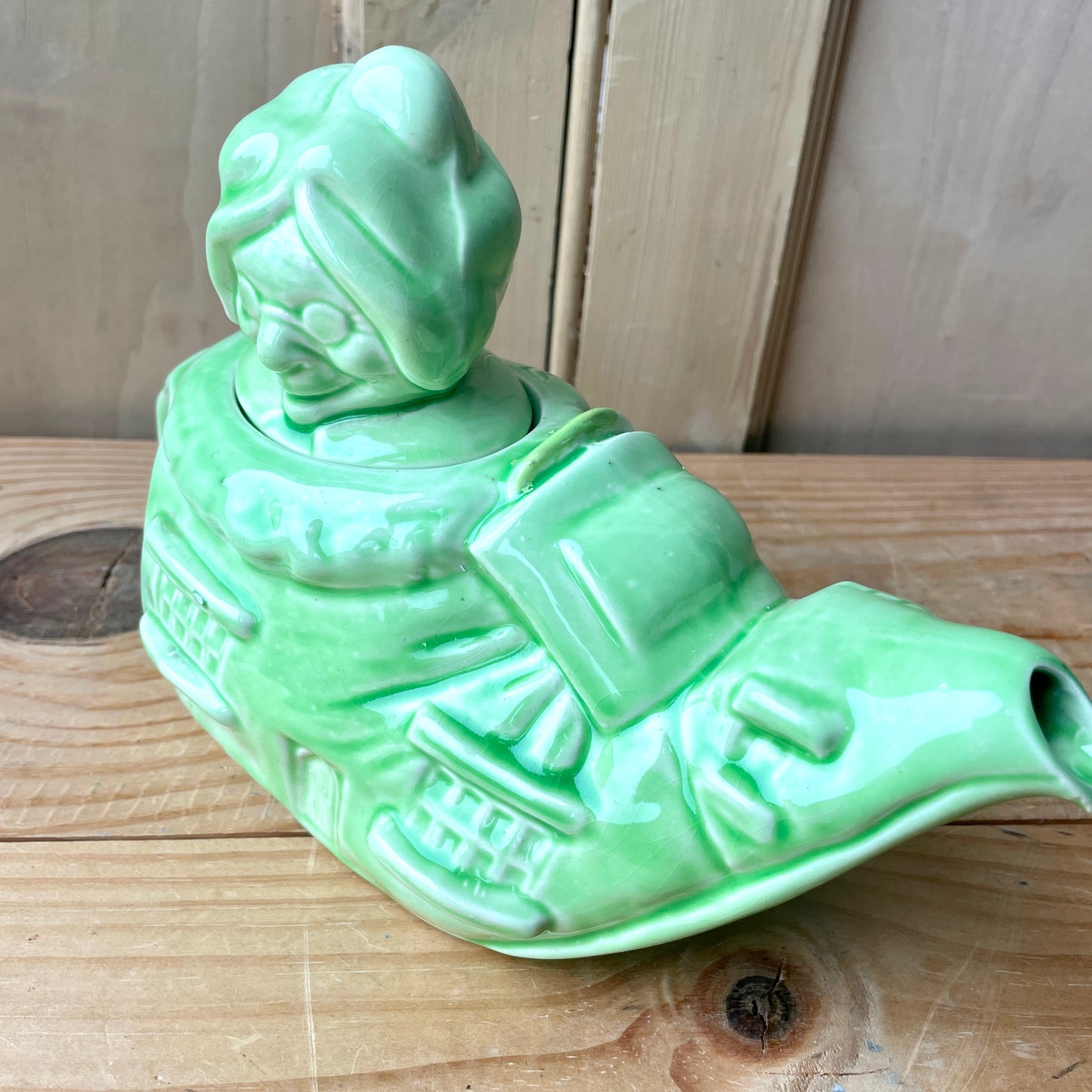 Vintage Lingard Mother Hubbard Teapot
